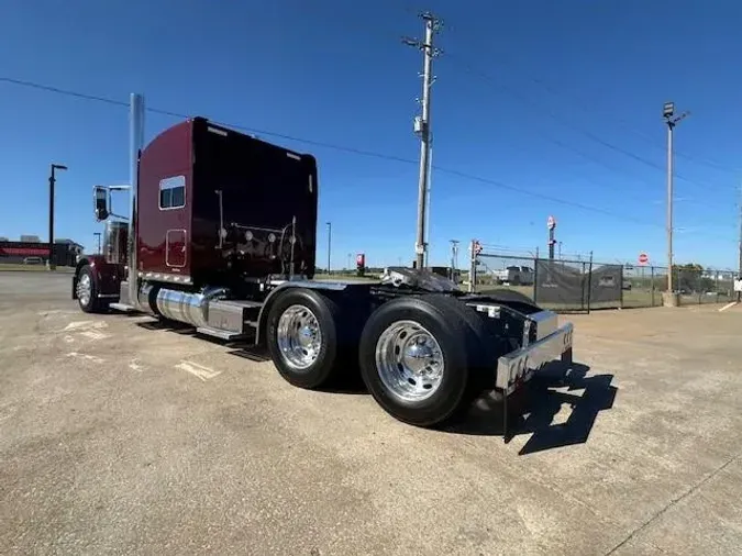 2022 Peterbilt 389