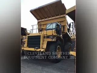 2001 CATERPILLAR 777D