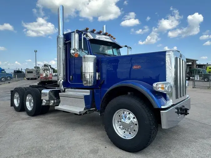 2024 Peterbilt 389