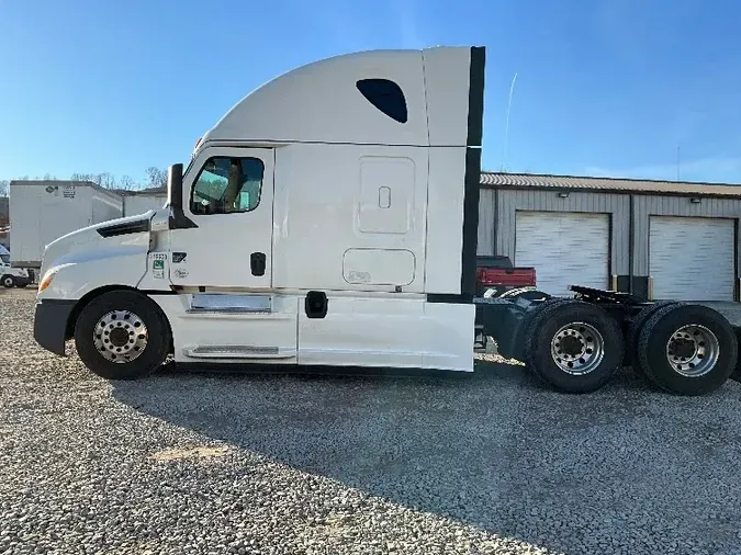 2019 Freightliner T12664ST