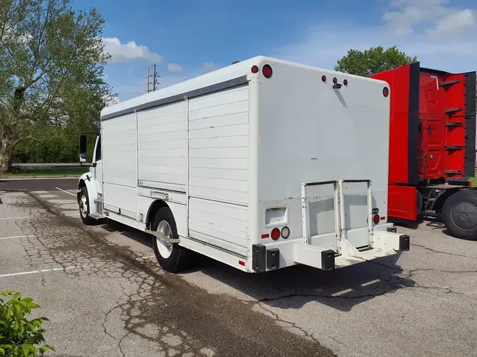 2017 FREIGHTLINER/MERCEDES M2 106