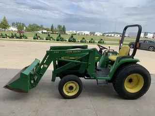 2000 John Deere 4400
