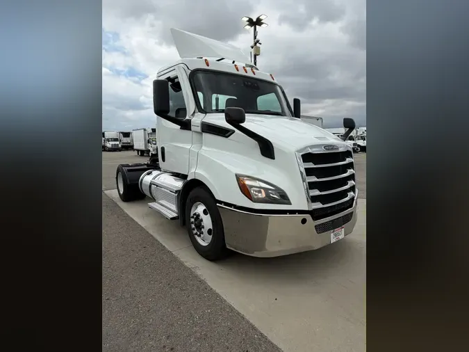 2020 FREIGHTLINER/MERCEDES NEW CASCADIA 116b125fad0ae02d7914f3489e841e2e97d