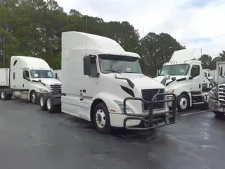 2020 VOLVO VNR64T-640