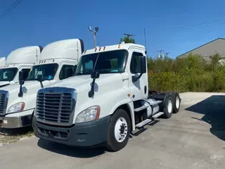 2015 FREIGHTLINER/MERCEDES CASCADIA 125