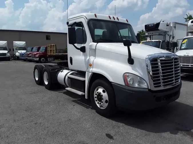 2015 FREIGHTLINER CASCADIA 125