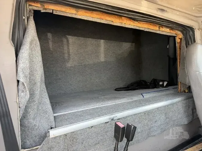 2013 FREIGHTLINER BUSINESS CLASS M2 106