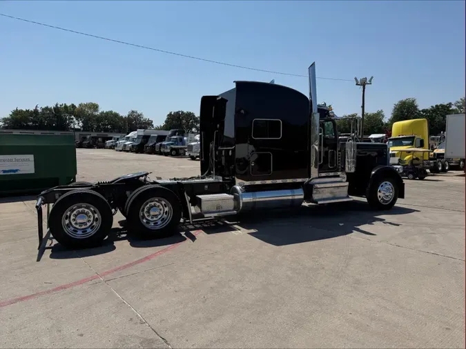 2022 Peterbilt 389