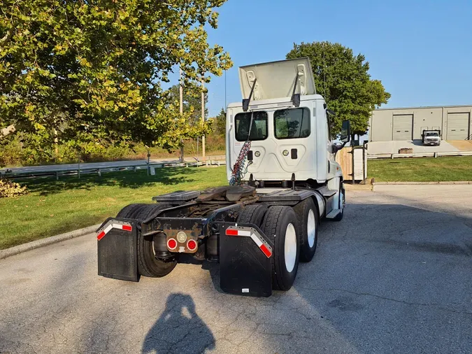 2016 FREIGHTLINER/MERCEDES CASCADIA 125