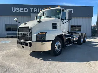 2022 MACK AN64T