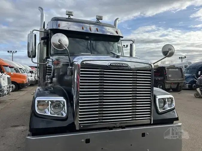2019 FREIGHTLINER CORONADO 122
