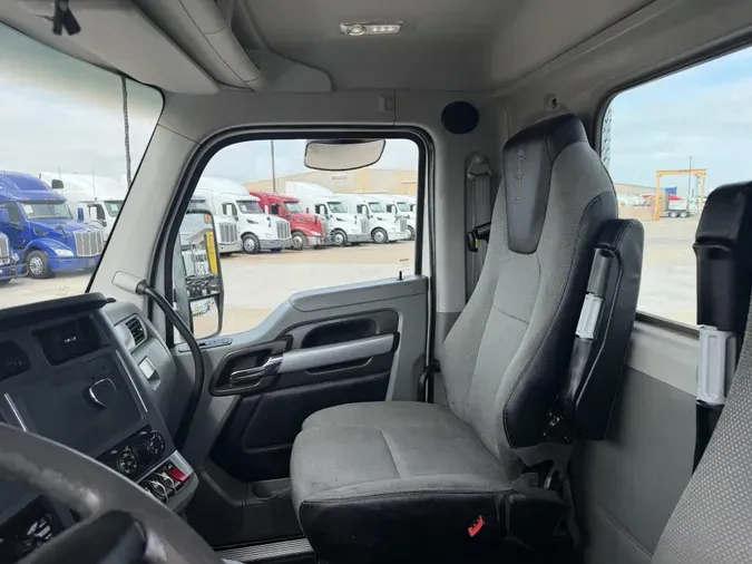 2021 Kenworth T680b148d5cef4614b885a0f9aef4d5eebaa