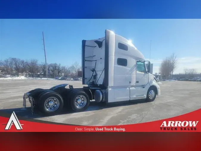 2021 VOLVO VNL64T760