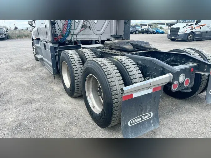 2023 Freightliner Cascadia 126