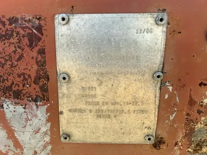 2006 LAKESIDE TRAILER MFG INC 