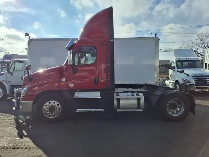 2019 FREIGHTLINER/MERCEDES CASCADIA 125