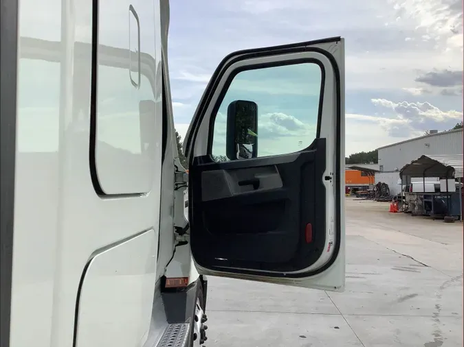 2021 Freightliner Cascadia