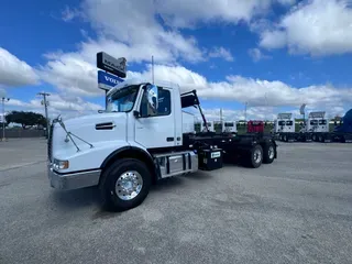 2019 VOLVO VHD ROLL OFF