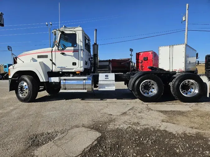 2005 MACK CHN613