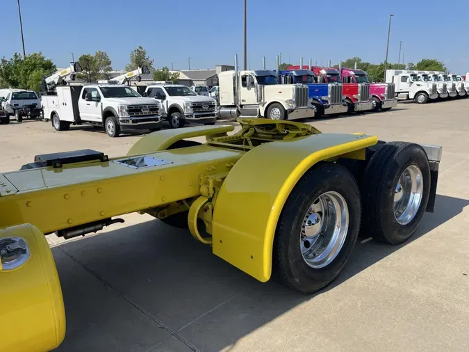 2023 Peterbilt 389