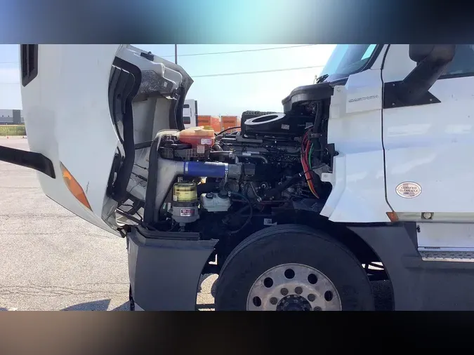 2020 Freightliner Cascadia 126