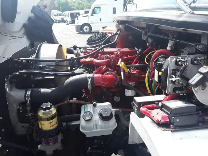 2019 FREIGHTLINER M2 106