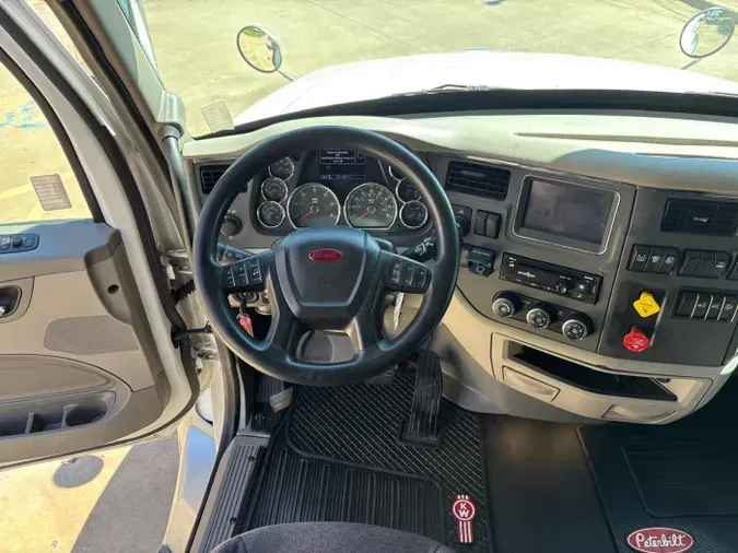 2022 Peterbilt 579b15c816c9038a378a7c2149daf5e2a41