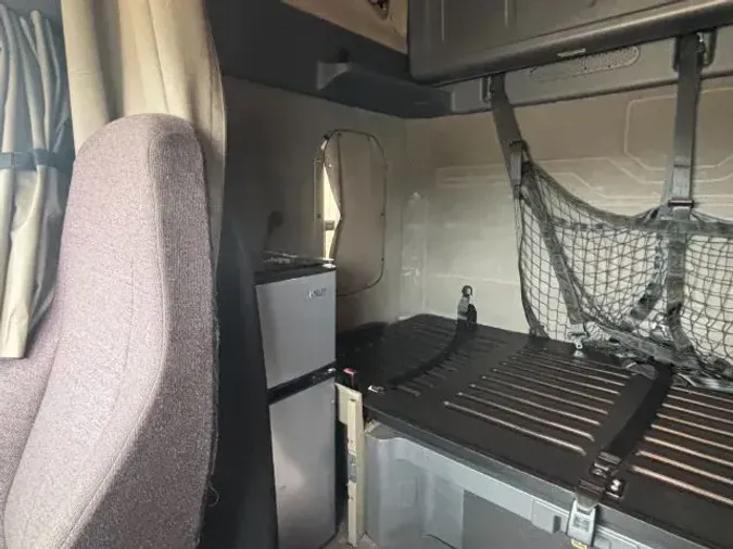 2020 Freightliner Cascadia 125