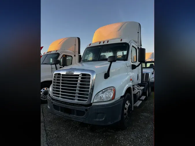 2018 FREIGHTLINER/MERCEDES CASCADIA 125b1604c9efec7338a94734963ad5f384d