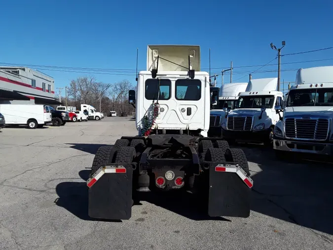 2017 FREIGHTLINER/MERCEDES CASCADIA 113