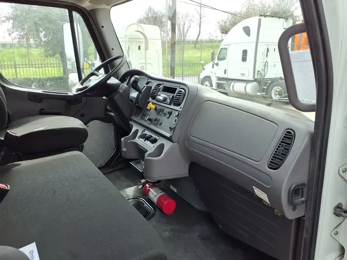 2020 FREIGHTLINER/MERCEDES M2 106