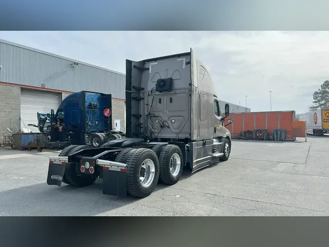 2022 Freightliner Cascadia 126