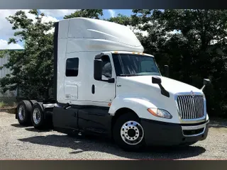 2022 INT LT625 6x4