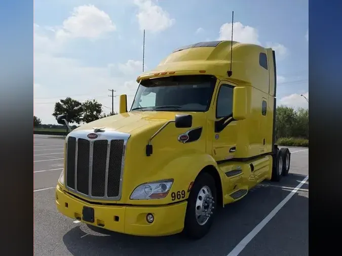 2022 Peterbilt 579