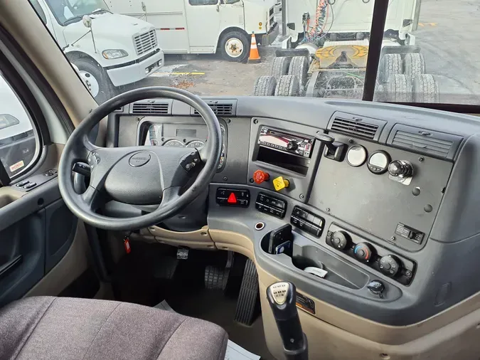 2020 FREIGHTLINER/MERCEDES CASCADIA 113