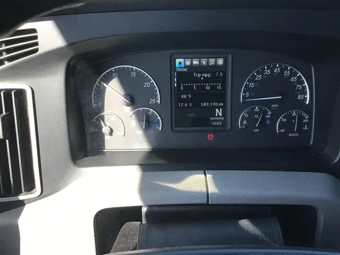 2020 FREIGHTLINER CA126