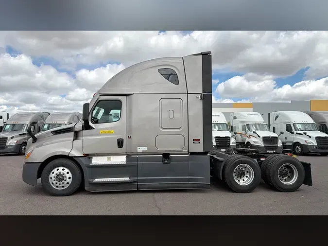 2025 Freightliner Cascadia 126b17b976d97ec9e456857eb4a60e94ea7