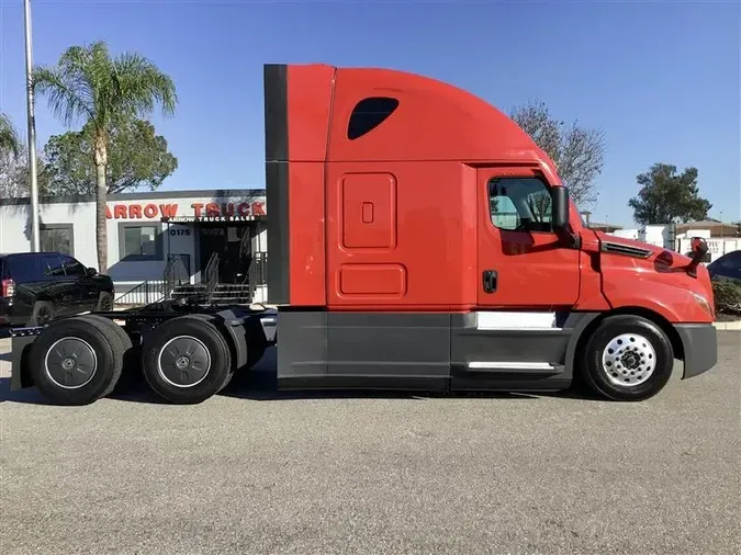 2021 FREIGHTLINER CA126