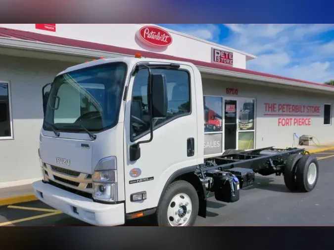 2024 Isuzu NPR-HD