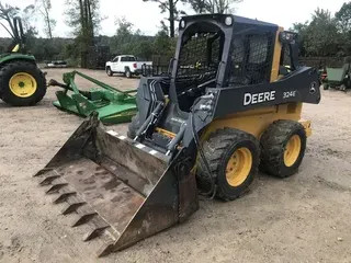 2017 John Deere 324E