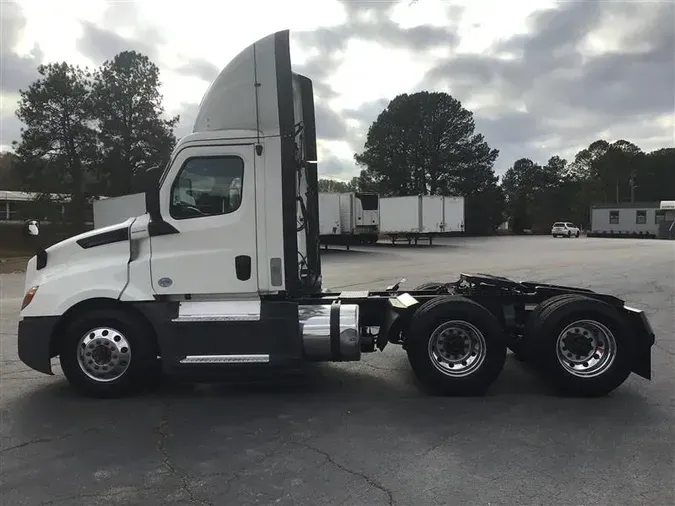 2020 FREIGHTLINER CA126