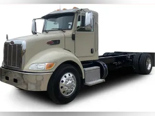 2018 Peterbilt 337