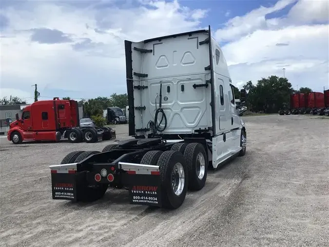 2020 FREIGHTLINER CA126