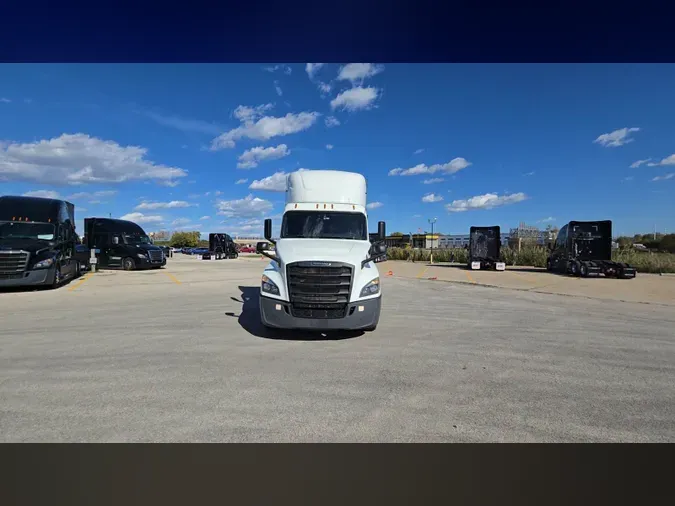 2020 Freightliner Cascadia 126