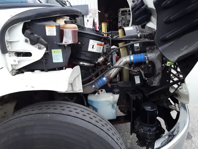 2017 FREIGHTLINER M2 106