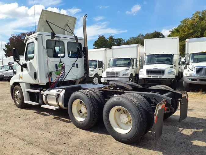 2018 FREIGHTLINER/MERCEDES CASCADIA 125