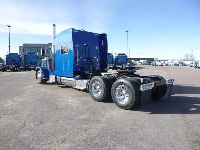 2022 Peterbilt 389