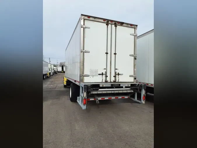 2016 FREIGHTLINER/MERCEDES M2 106