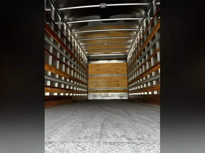 2021 FREIGHTLINER M2 106