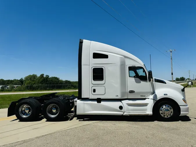 2022 KENWORTH T680